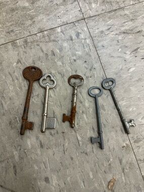Vintage Skeleton Keys Antique Old Rustic Keys Mixed Steampunk Crafts Decor